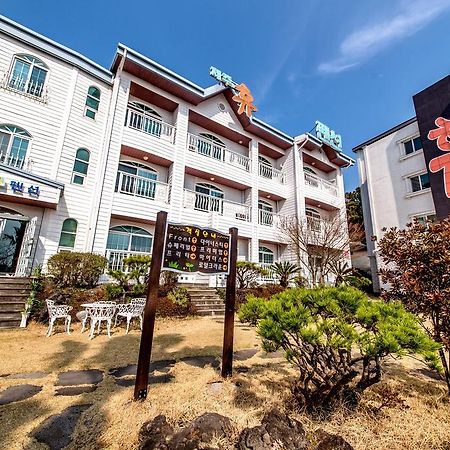 Jeju Hue Pension Seogwipo Eksteriør billede