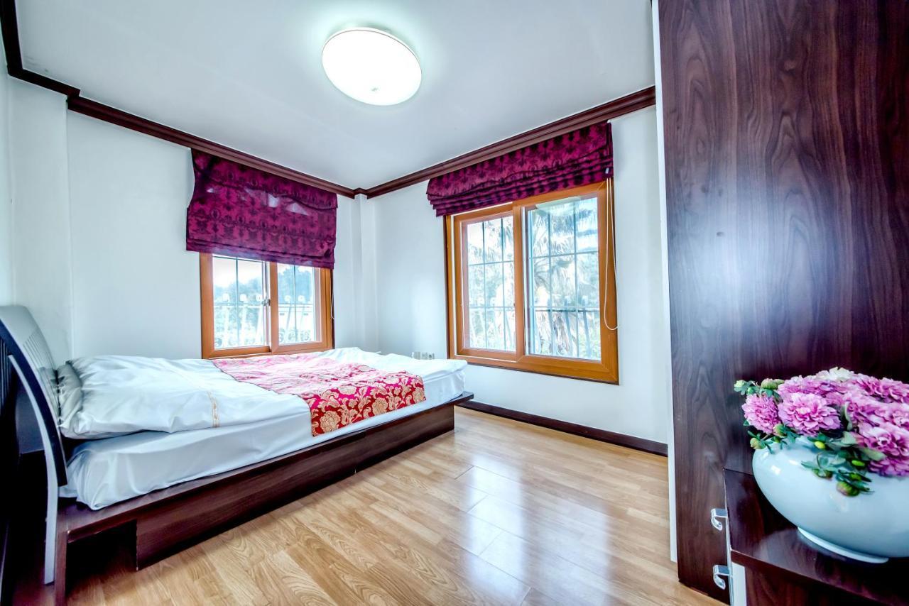Jeju Hue Pension Seogwipo Eksteriør billede
