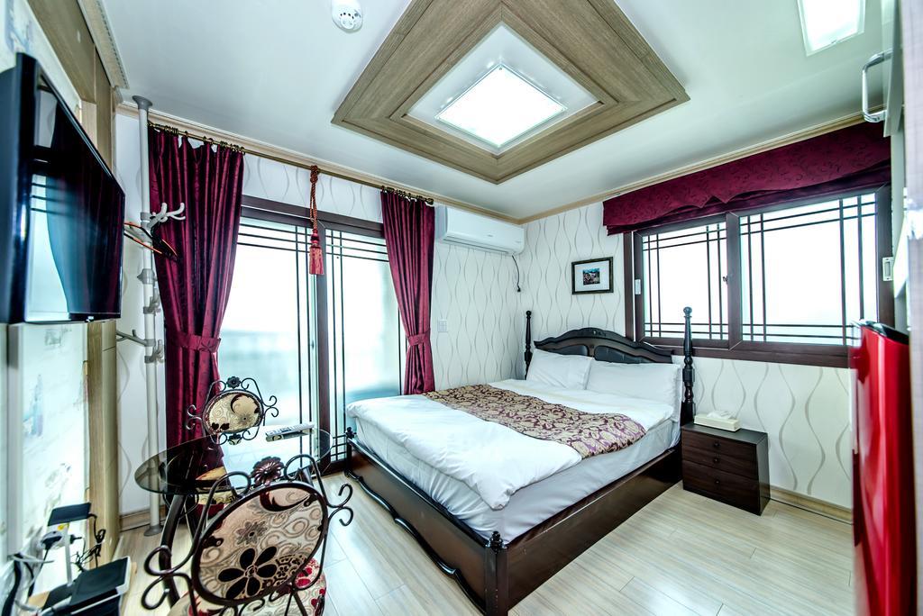 Jeju Hue Pension Seogwipo Eksteriør billede