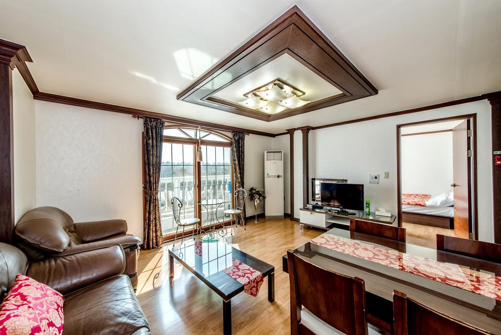Jeju Hue Pension Seogwipo Eksteriør billede